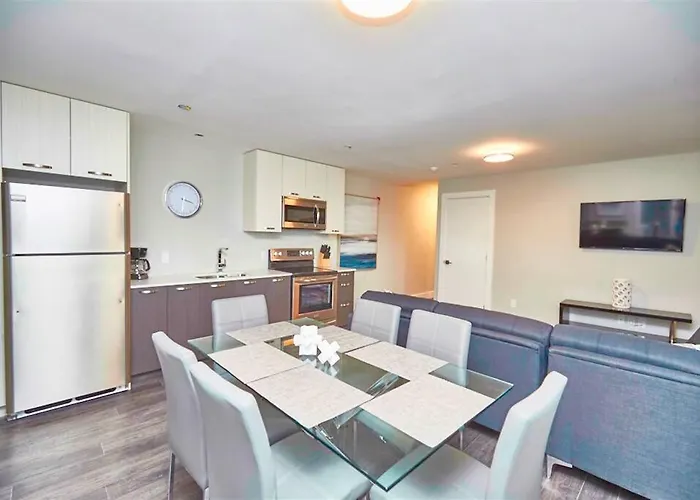 Luxury Boutique 2Bedroom Condo 4A